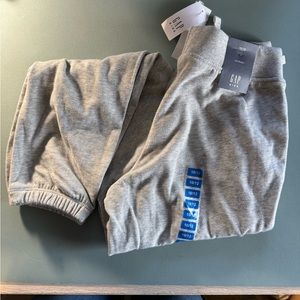 Gap Girls 10/12 gray sweatpants - NWT